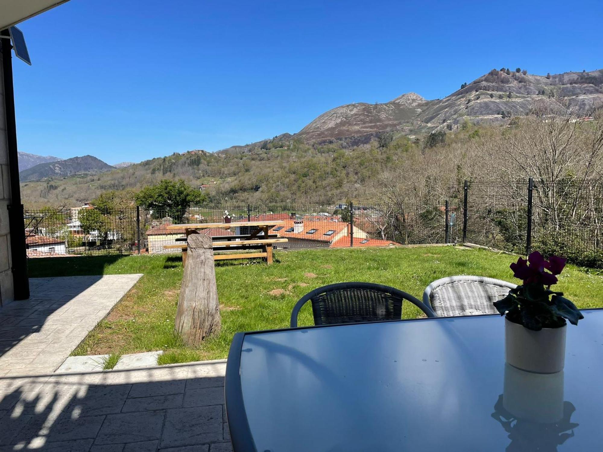Apartamento Cangas Relax Onís Esterno foto